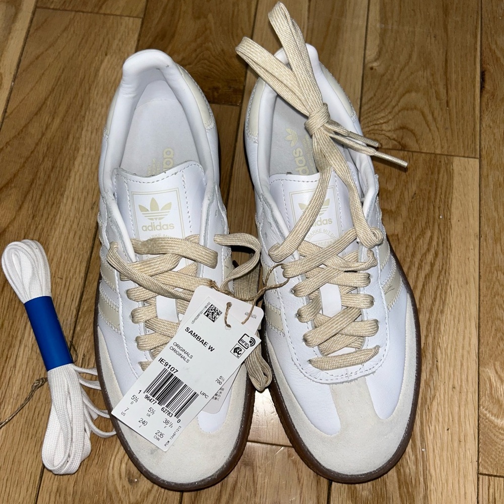 Adidas Sambas women’s sneaker